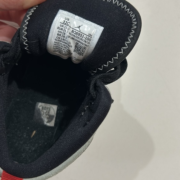 Kids Jordan Ones - Picture 4 of 5